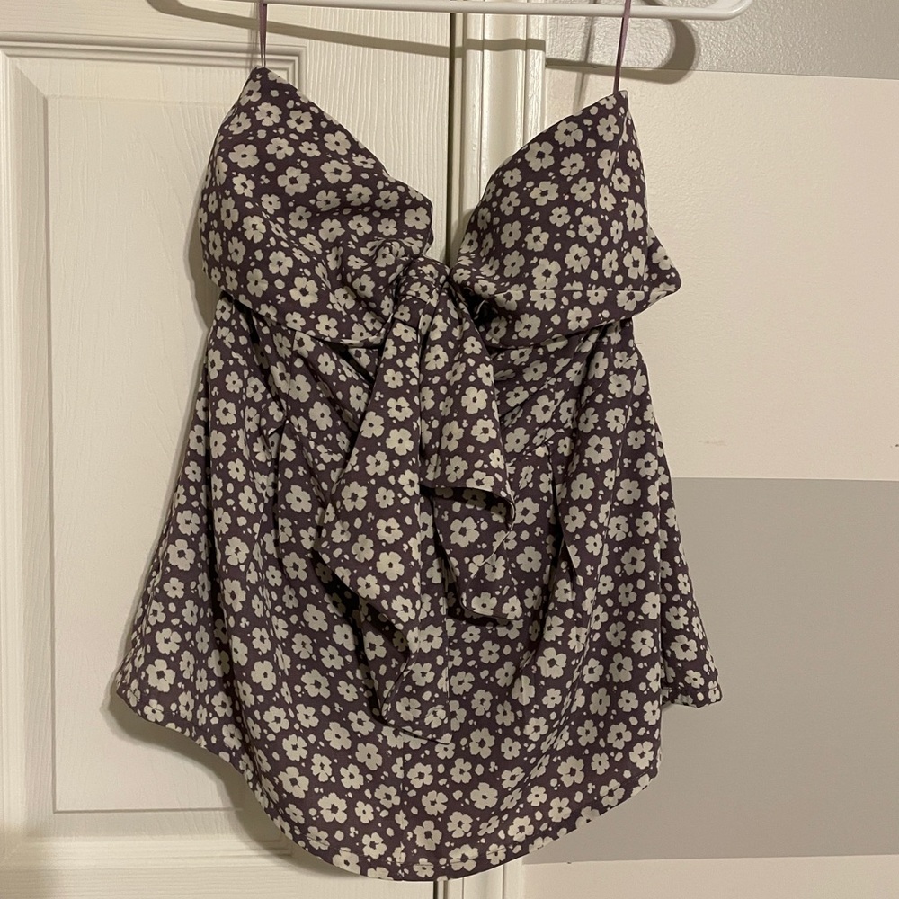 Strapless dressy top with tie